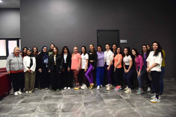 Anadolu Üniversitesi’nde Kadın Sağlığı ve Spor İçin Farkındalık Semineri ve Zumba Etkinliği Düzenlendi