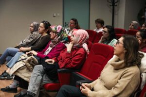 Bursa Kent Konseyi'nden Ebeveynlere Yönelik Akran Zorbalığı ile Mücadele Semineri Düzenlendi