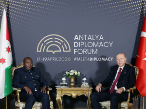 Erdoğan, Antalya Diplomasi Forumu'nda Burundi Cumhurbaşkanı Ndayishimiye ile Bir Araya Geldi