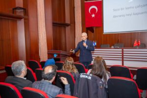 BUSKİ'de Çalışanlara Hizmette Etkili İletişim Becerileri Eğitimi Verildi